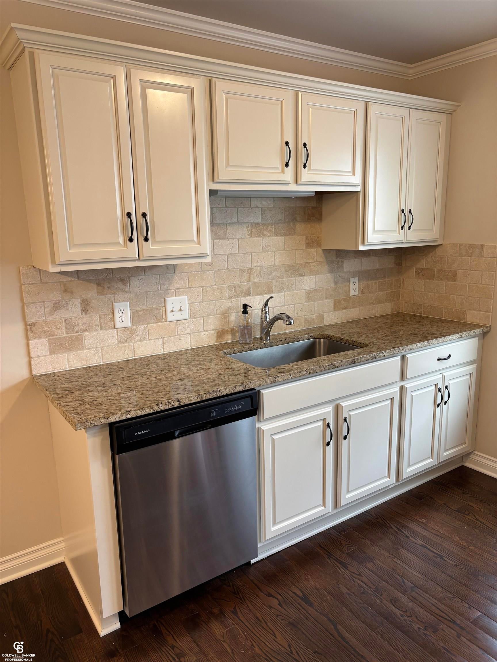 13113 Woodridge Circle