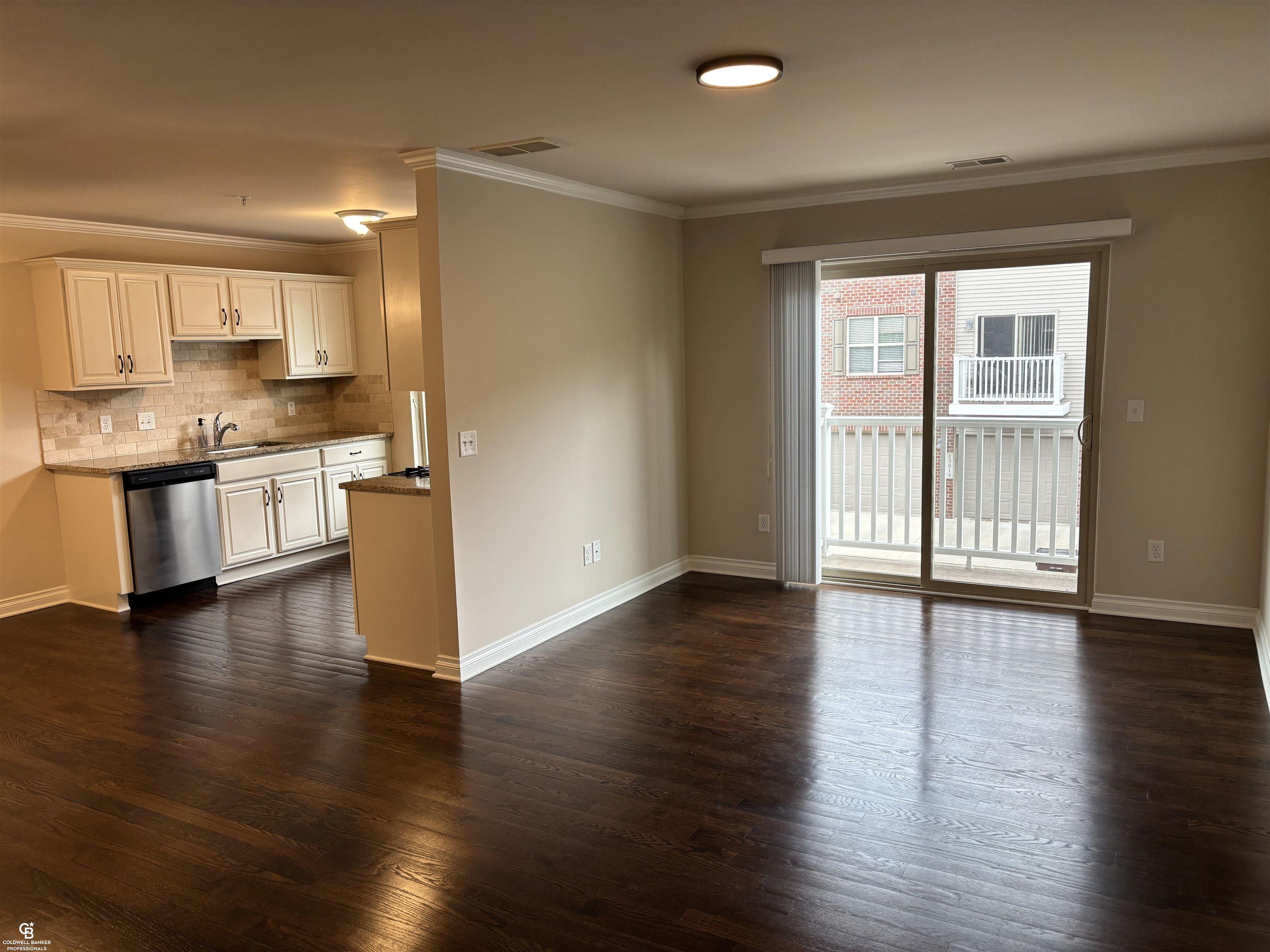 13113 Woodridge Circle