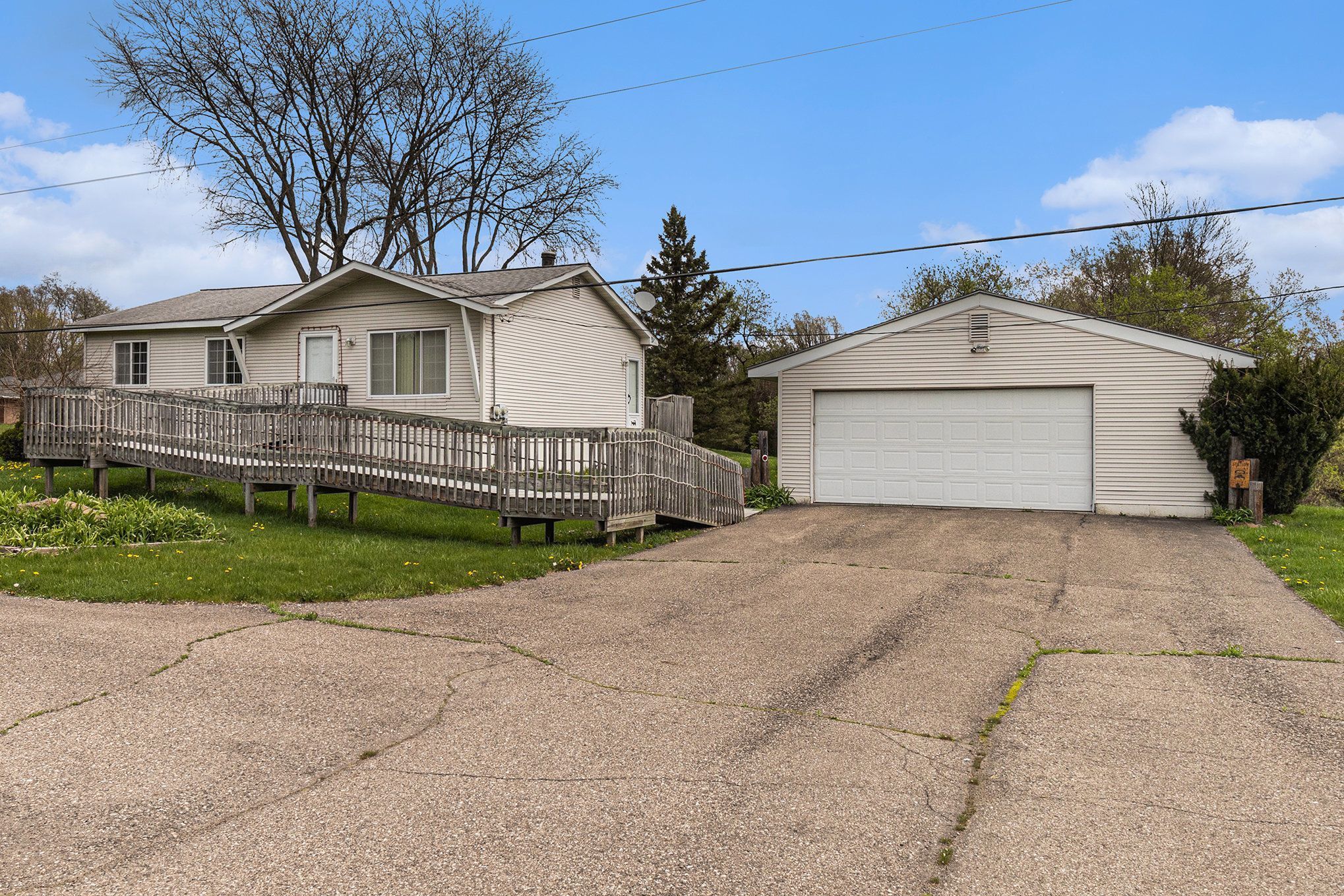 942 S DUCK LAKE Road