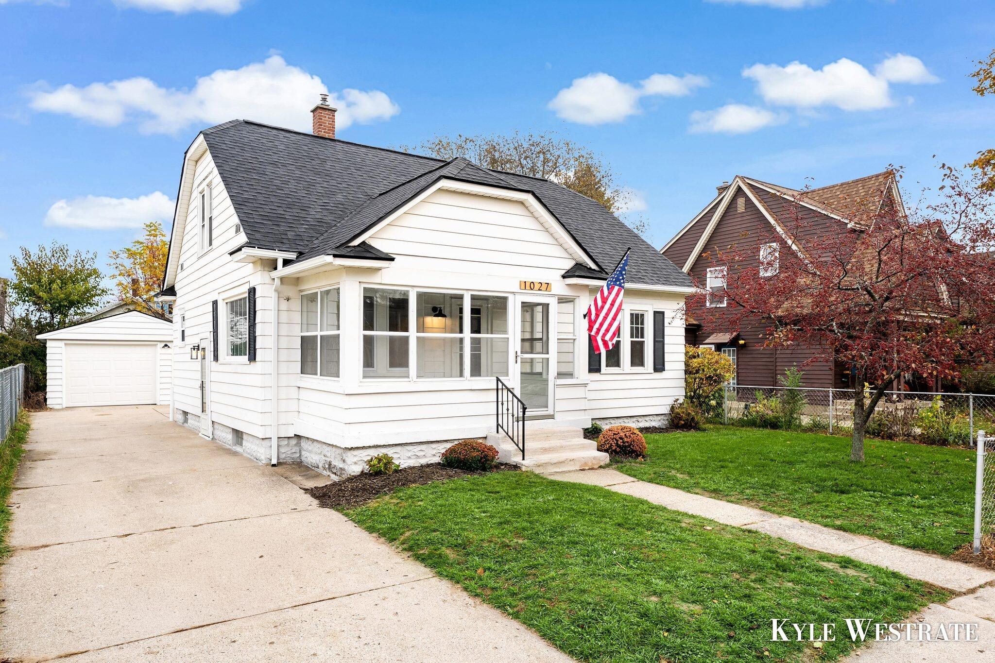 1027 Beechwood Street NE