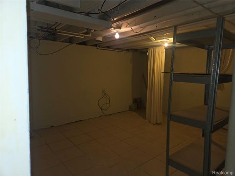 28350 Thorny Brae Road Farmington Hills City MI 48331