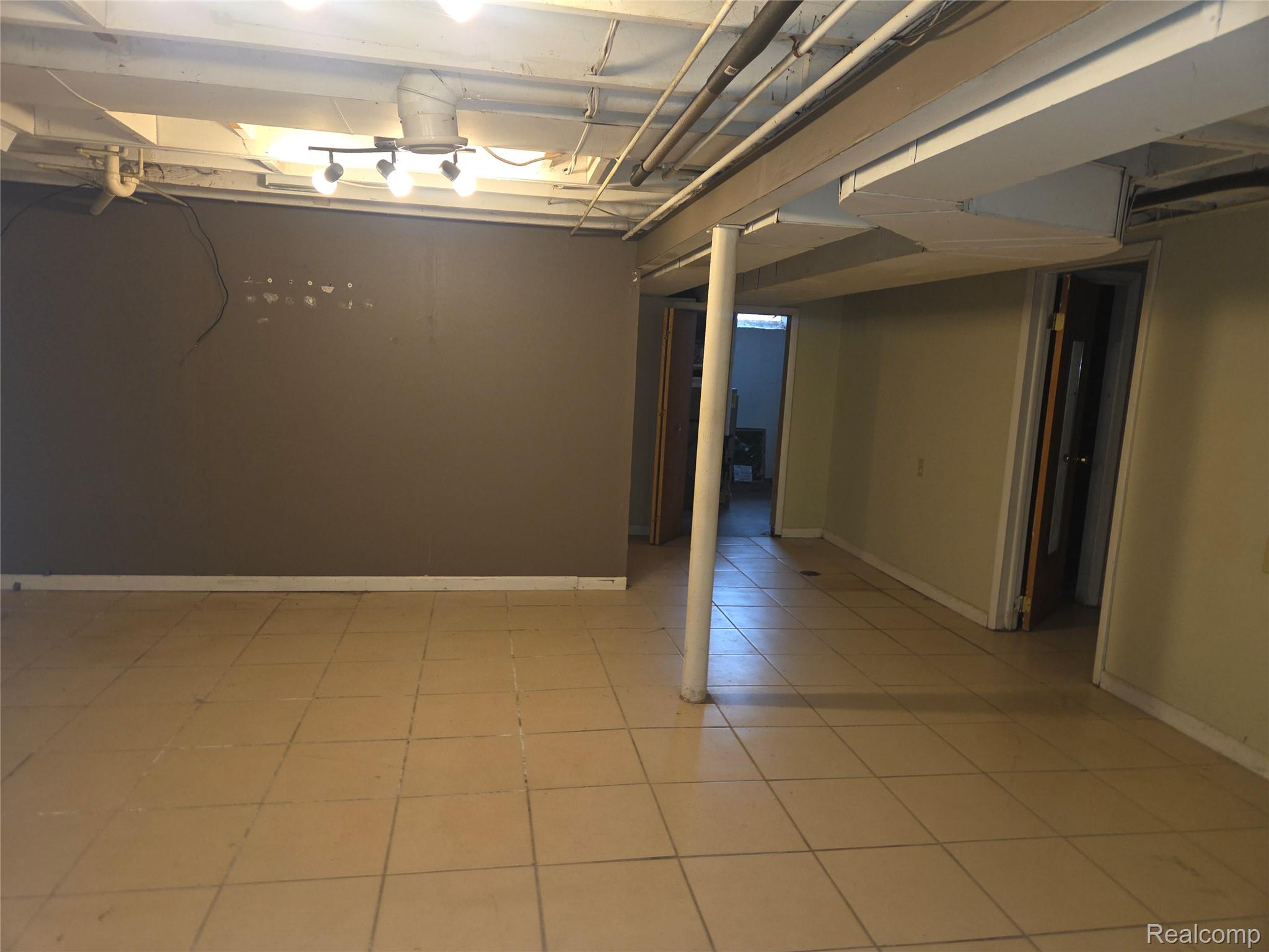 28350 Thorny Brae Road