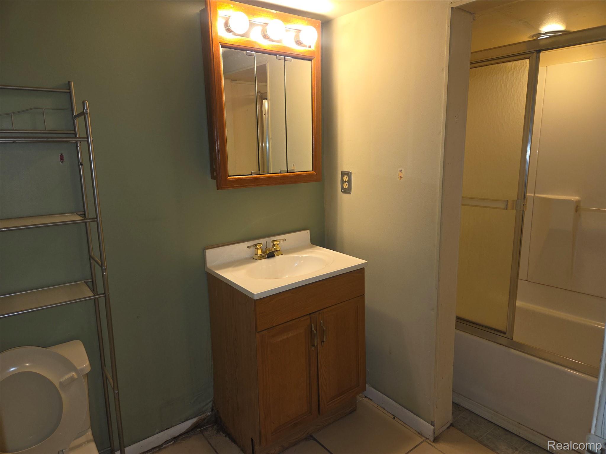 28350 Thorny Brae Road