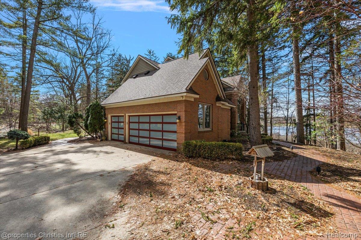 1009 Tall Pines Trail