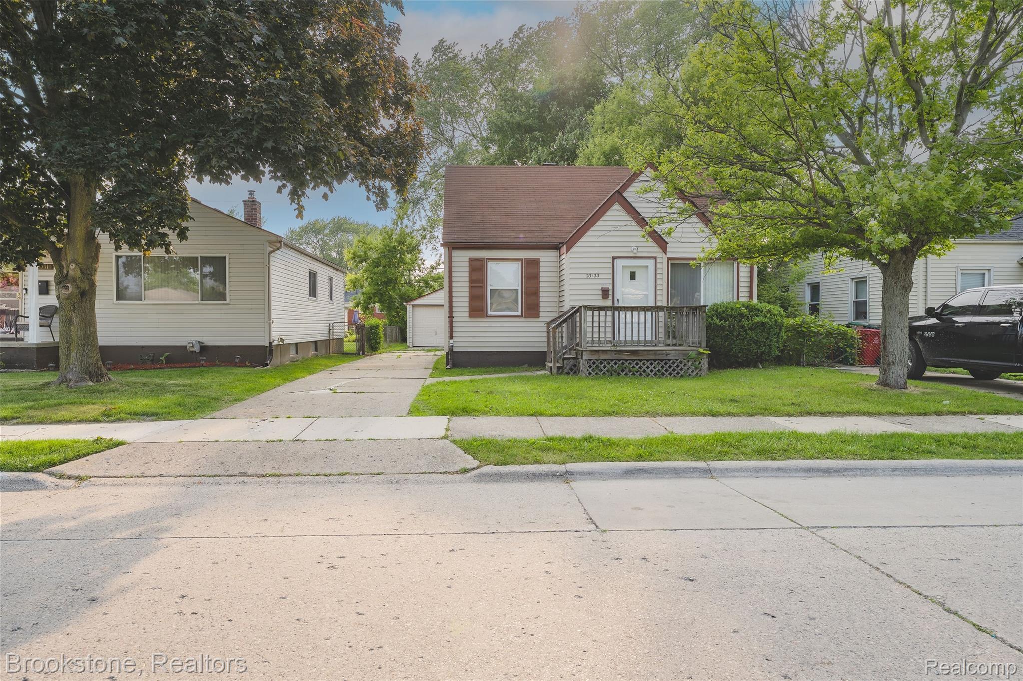 23123 Lambrecht Avenue