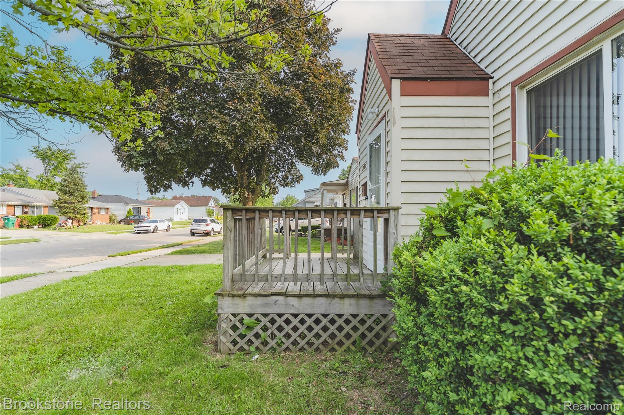 23123 Lambrecht Avenue