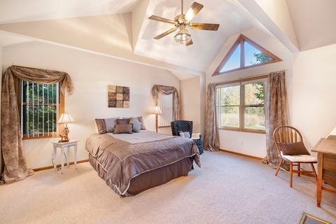 A home in IndependenceCharterTownship_Oakland