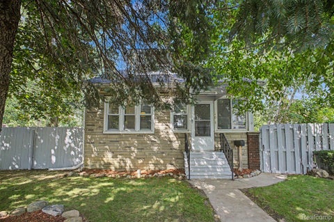 Photo of 40 W Benson Street, Ecorse City, MI 48229 (MLS # 20261083979)