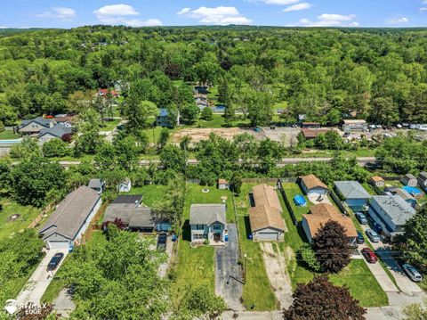 Tiny photo for 6428 Saline Drive, Waterford Charter Township, MI 48329 (MLS # 5050209273)