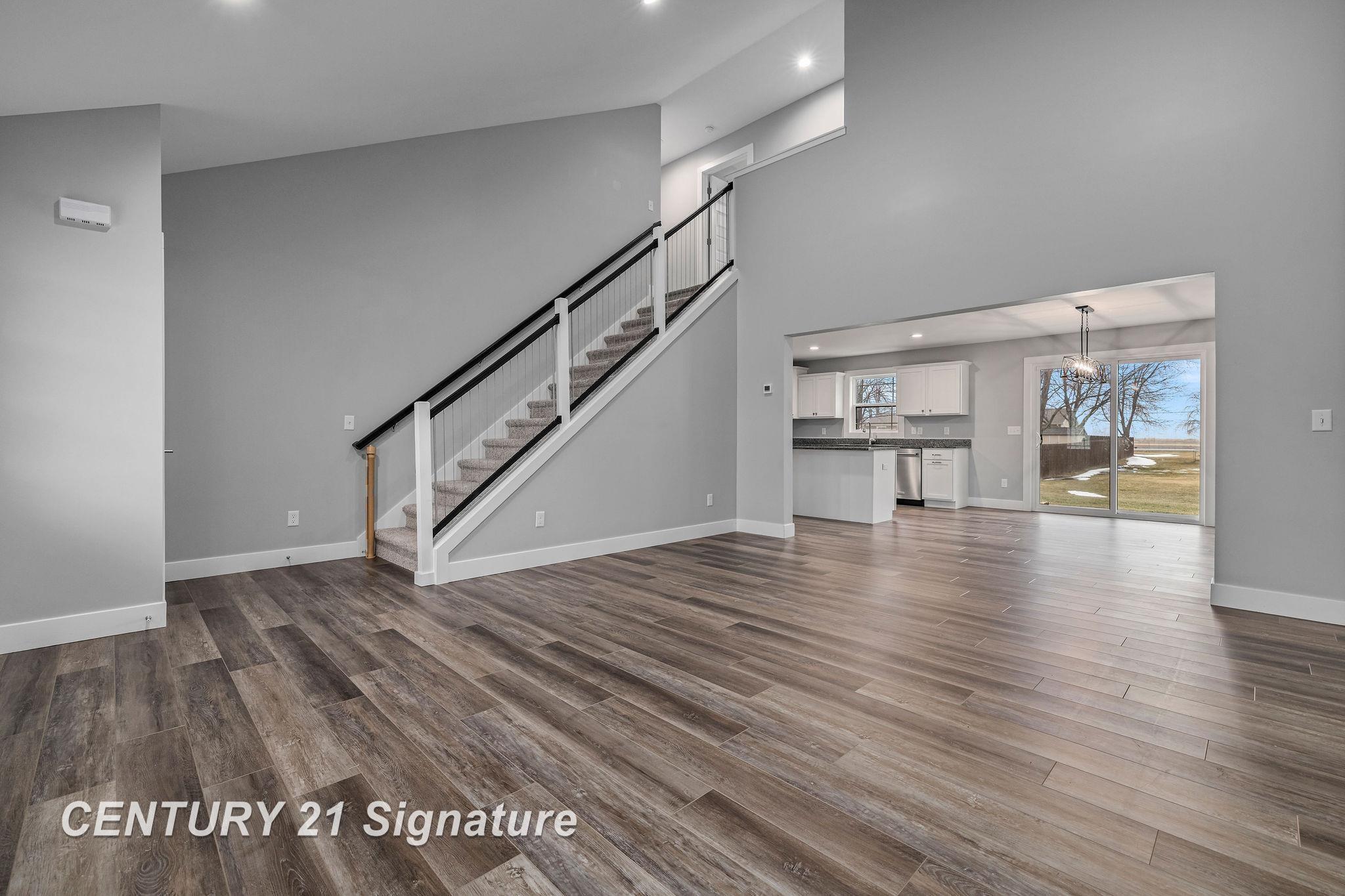 9160 Brook Hollow Lane