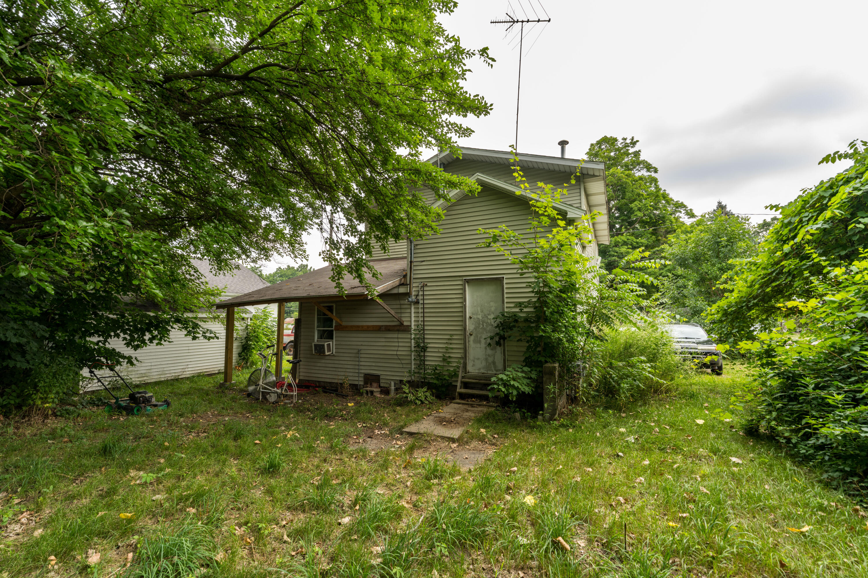 105 N George Street