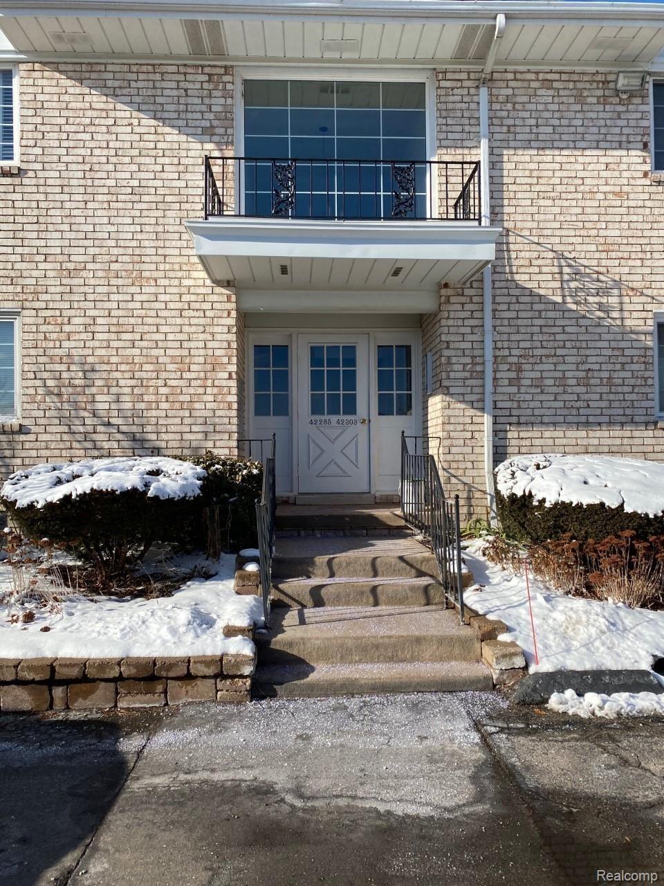 Bloomfield Charter Township, Michigan 48304, United States, 2 Bedrooms Bedrooms, ,1 BathroomBathrooms,Residential,Active,145743