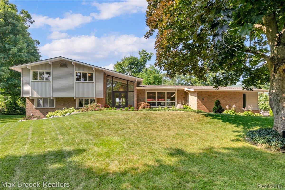 2564 Charel Court