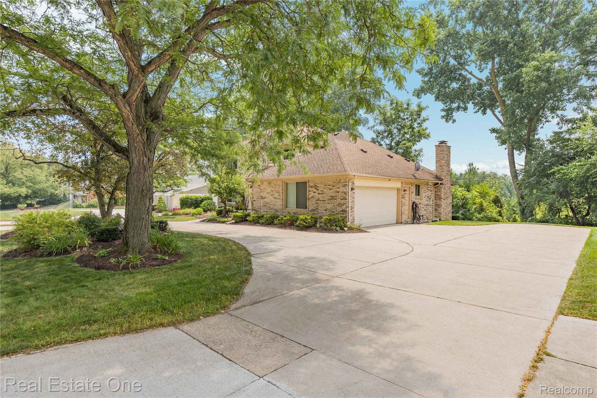 33615 Heritage Hills Drive