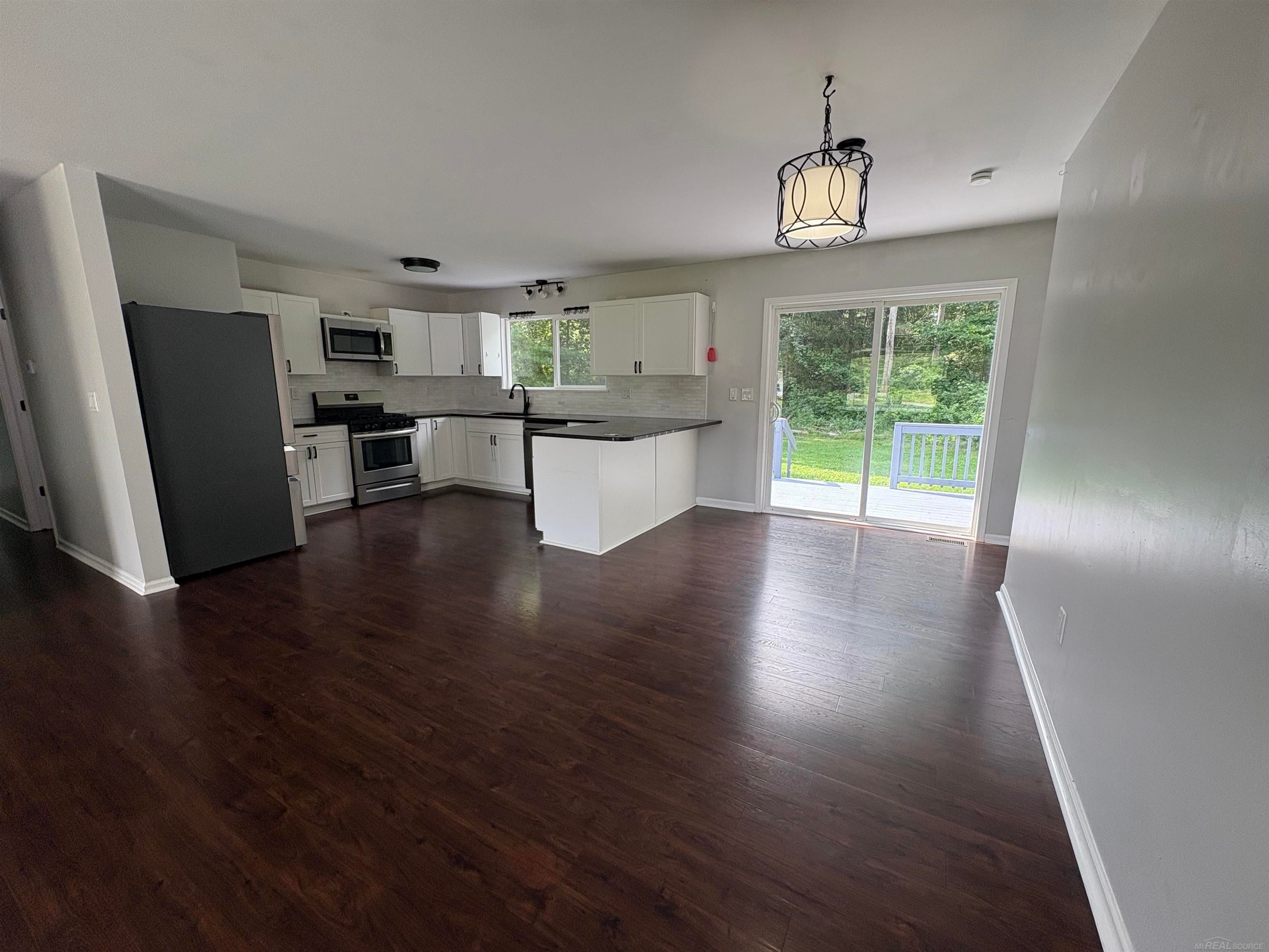 3587 Keewahdin Road