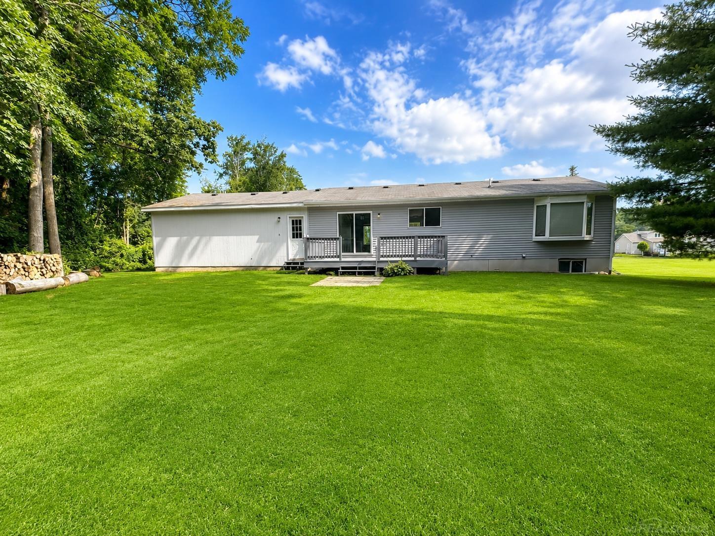 3587 Keewahdin Road