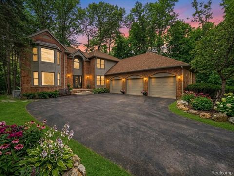 3899 S Elder Road West Bloomfield Charter Township MI 48324
