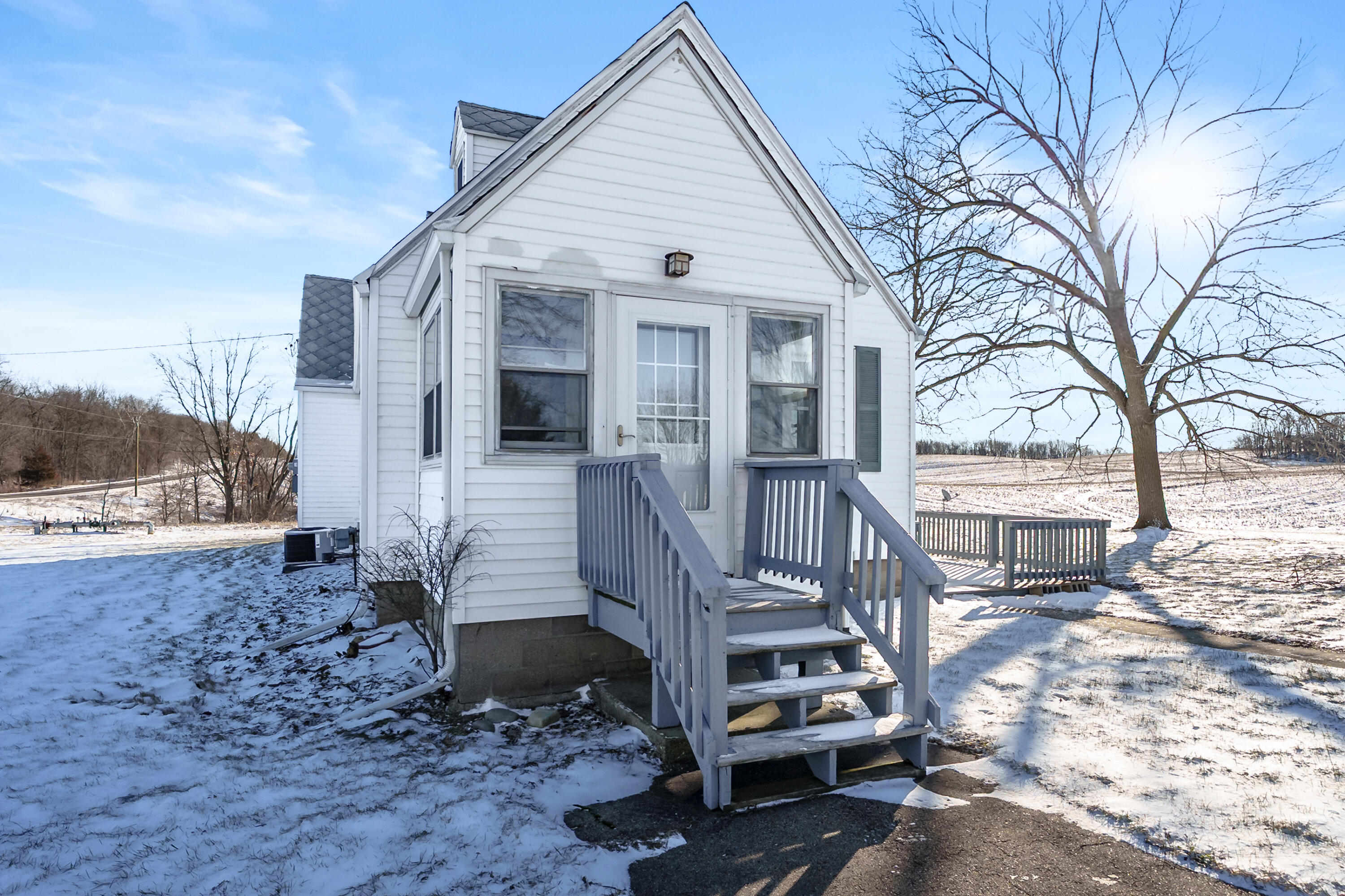 9481 W Pine Lake Road