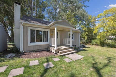 11639 Island Court Hartland Township MI 48353