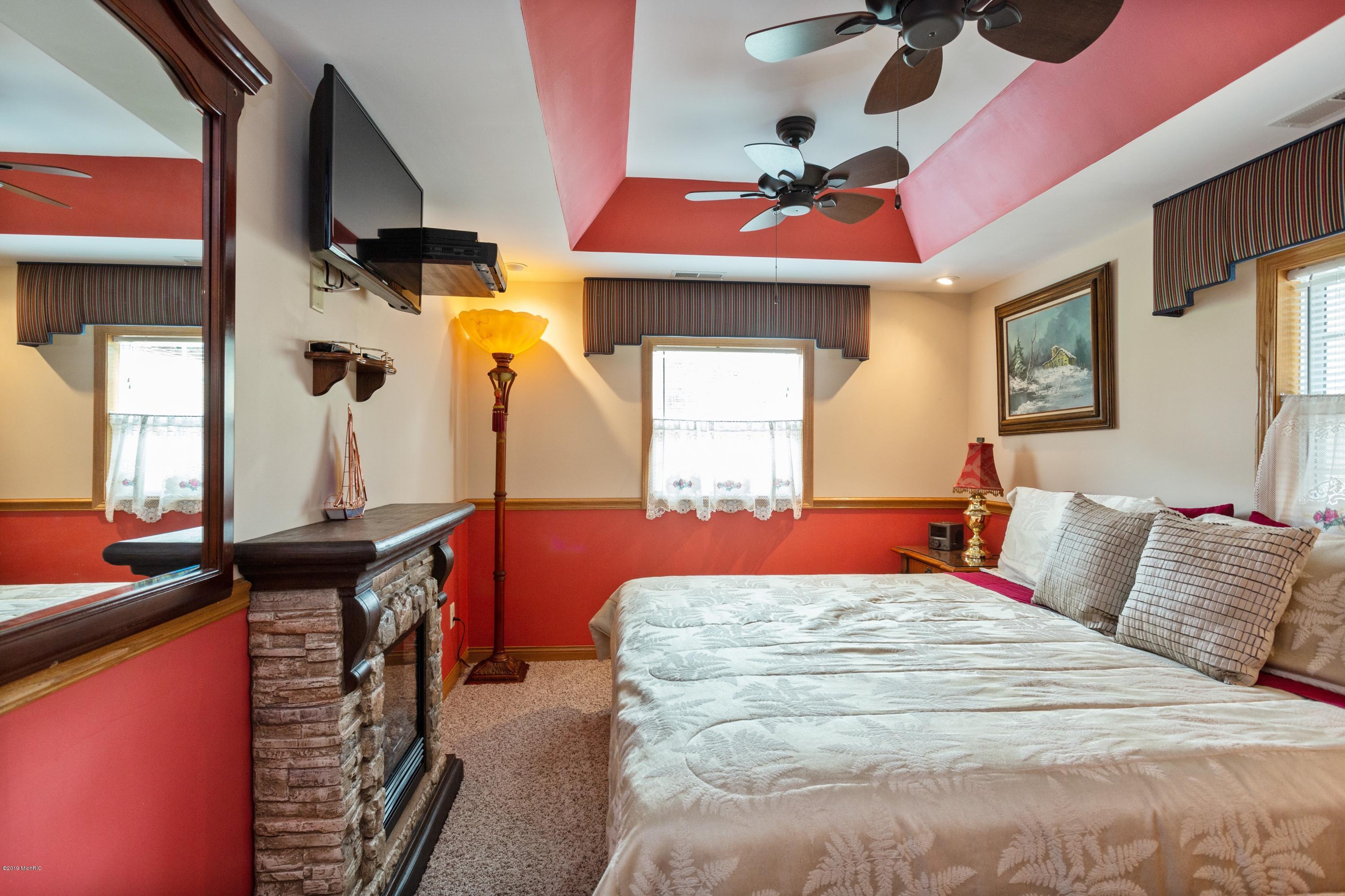 321 E Merchant Street