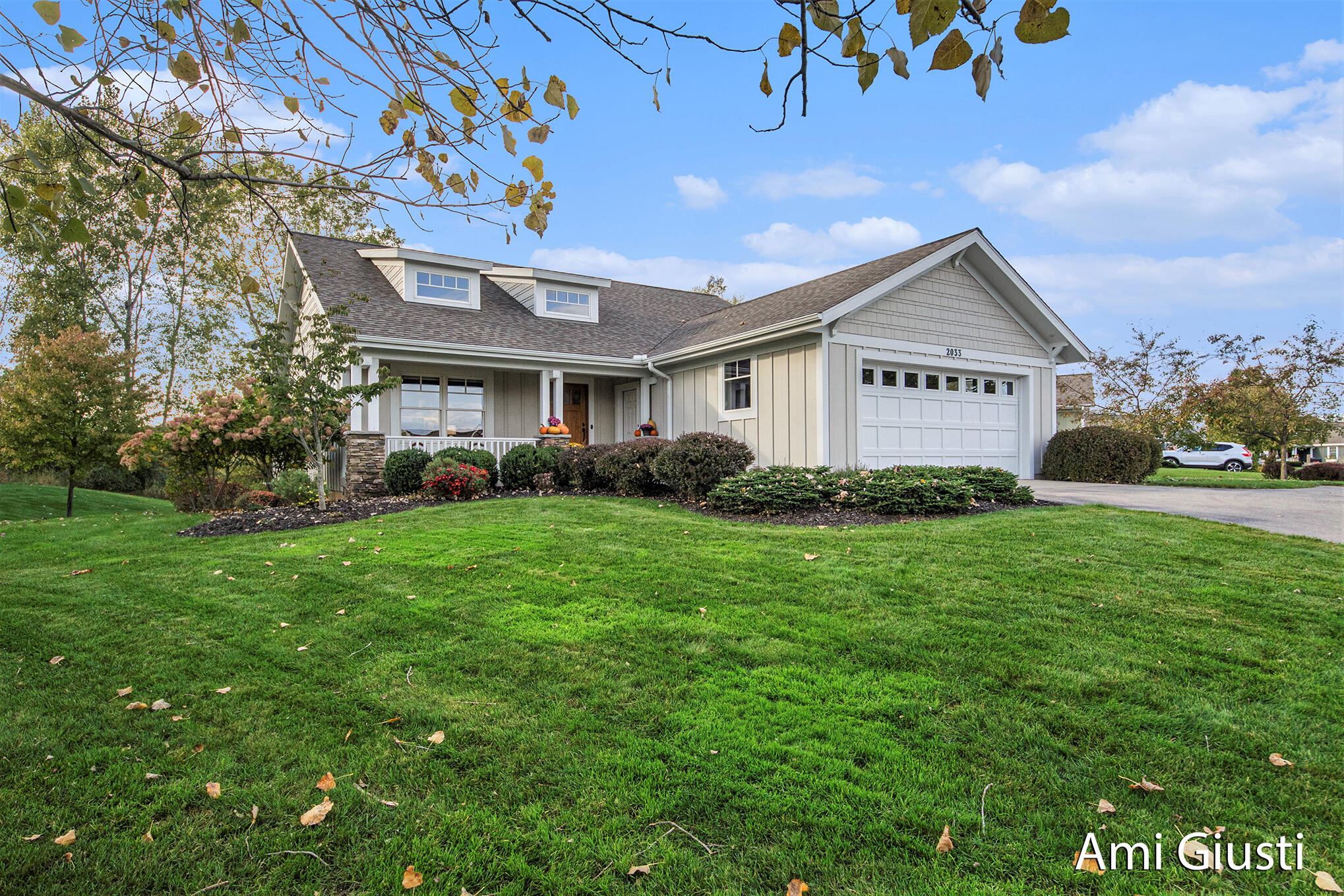 Cascade Charter Township, Michigan 49546, United States, 3 Bedrooms Bedrooms, ,3 BathroomsBathrooms,Residential,Pending,227388