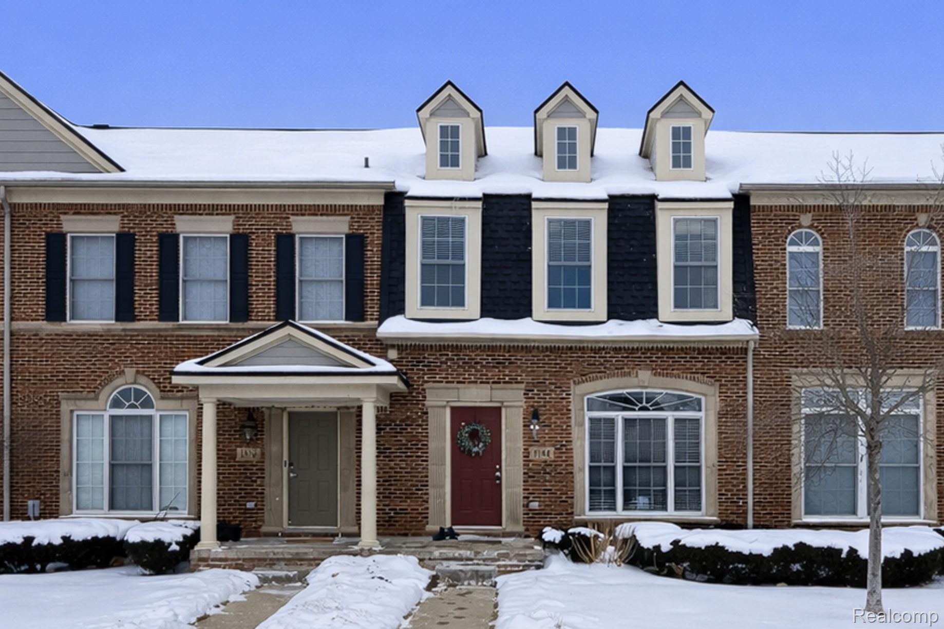 1584 Commodore Circle