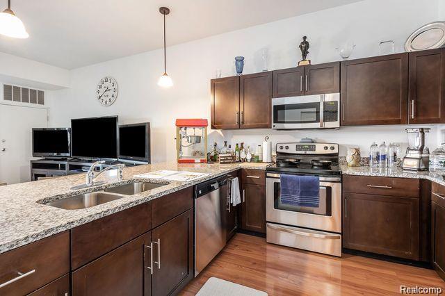 134 N LEROY Street 303