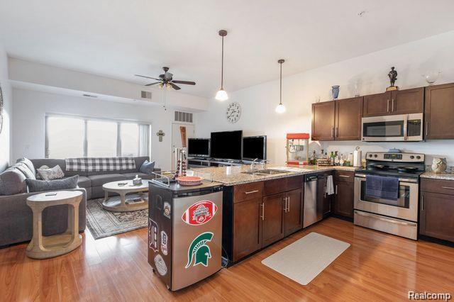 134 N LEROY Street 303