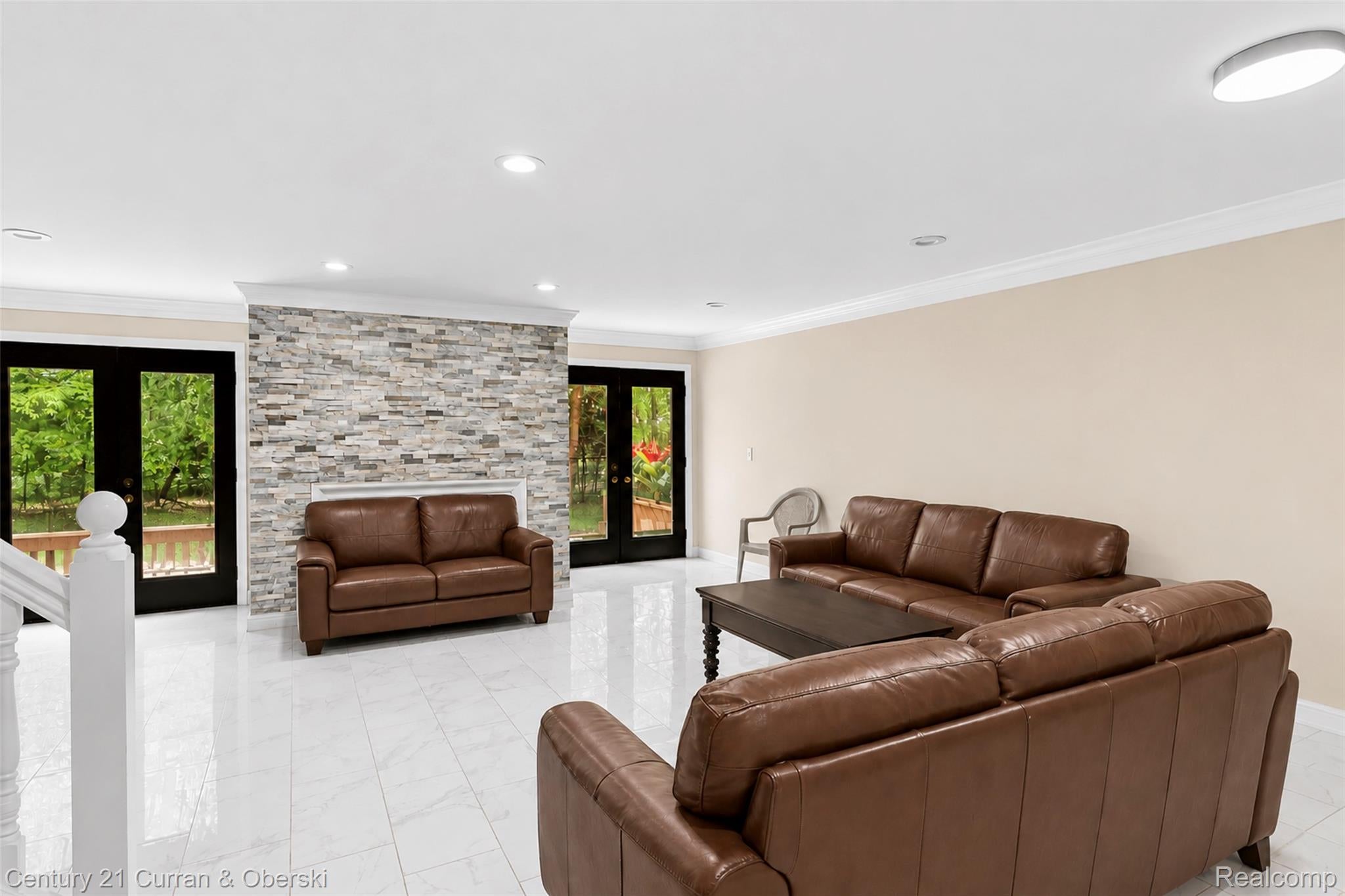 13 Timberlane Court