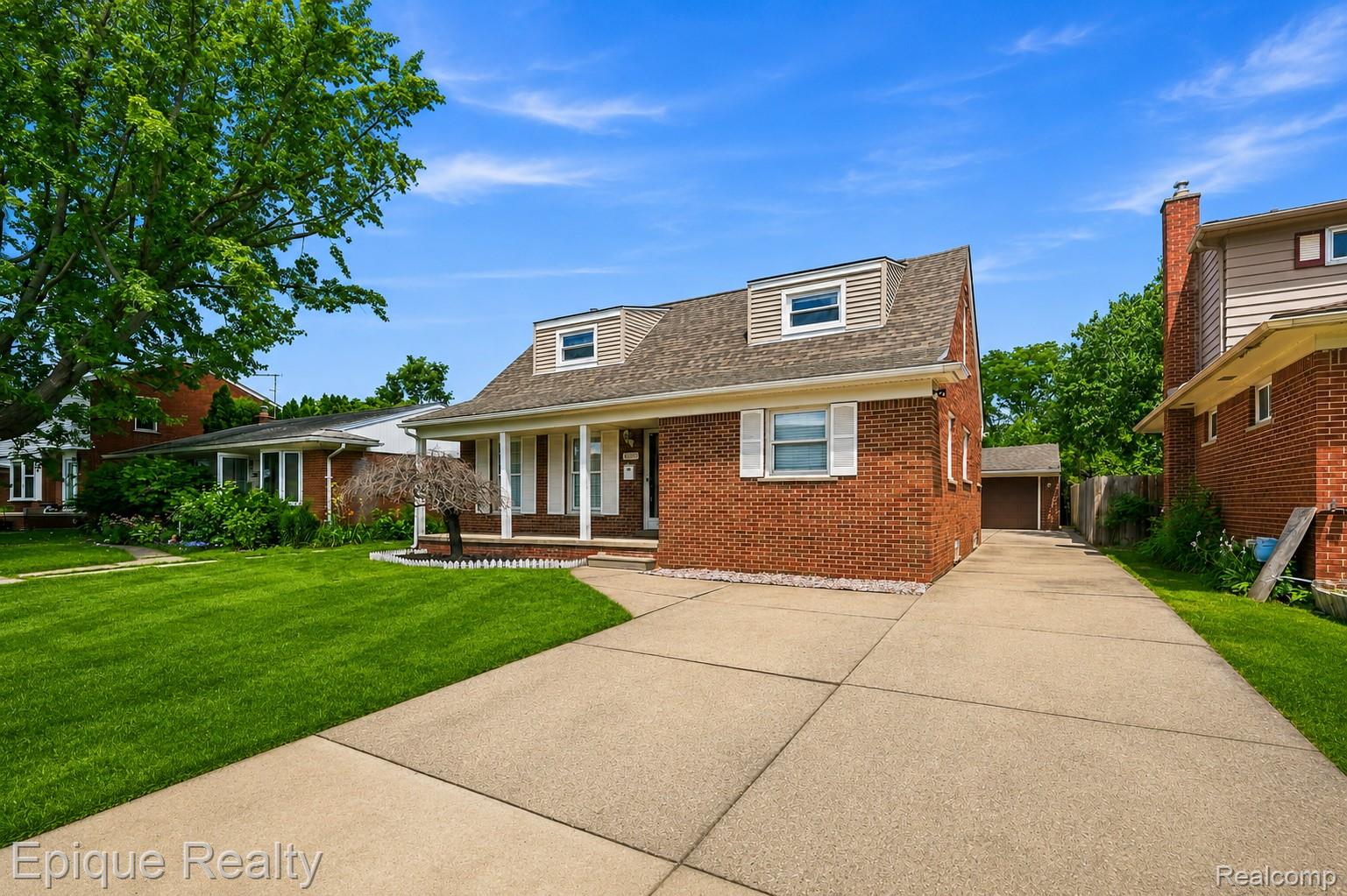 18317 Spring Court S