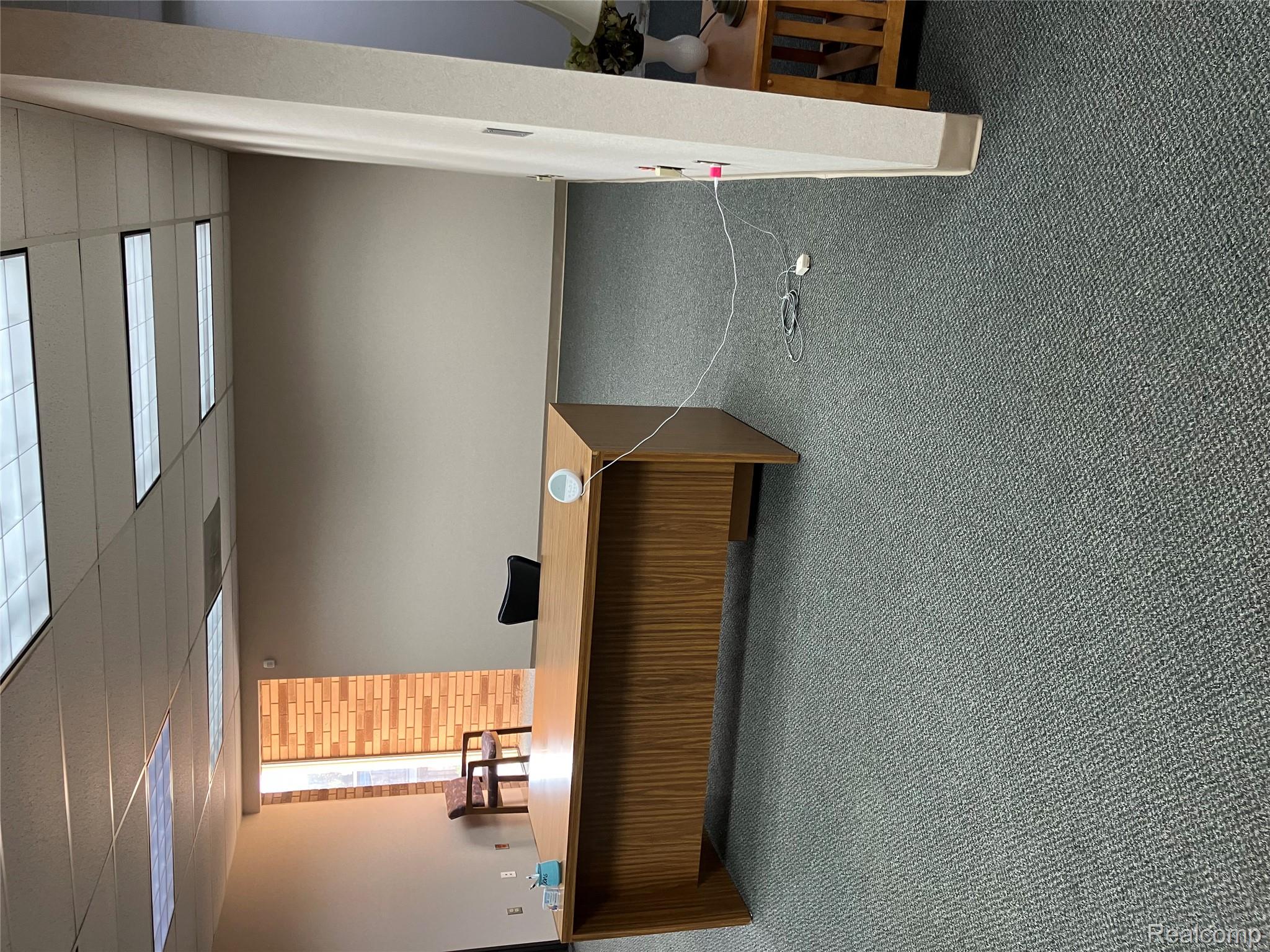 6695 HIGHLAND Road 106B