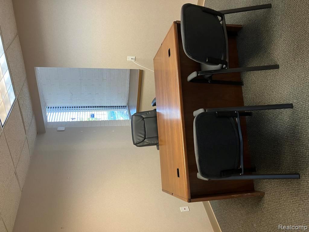 6695 HIGHLAND Road 106B