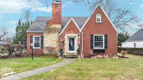 644 Hawthorne Road Grosse Pointe Woods City MI 48236