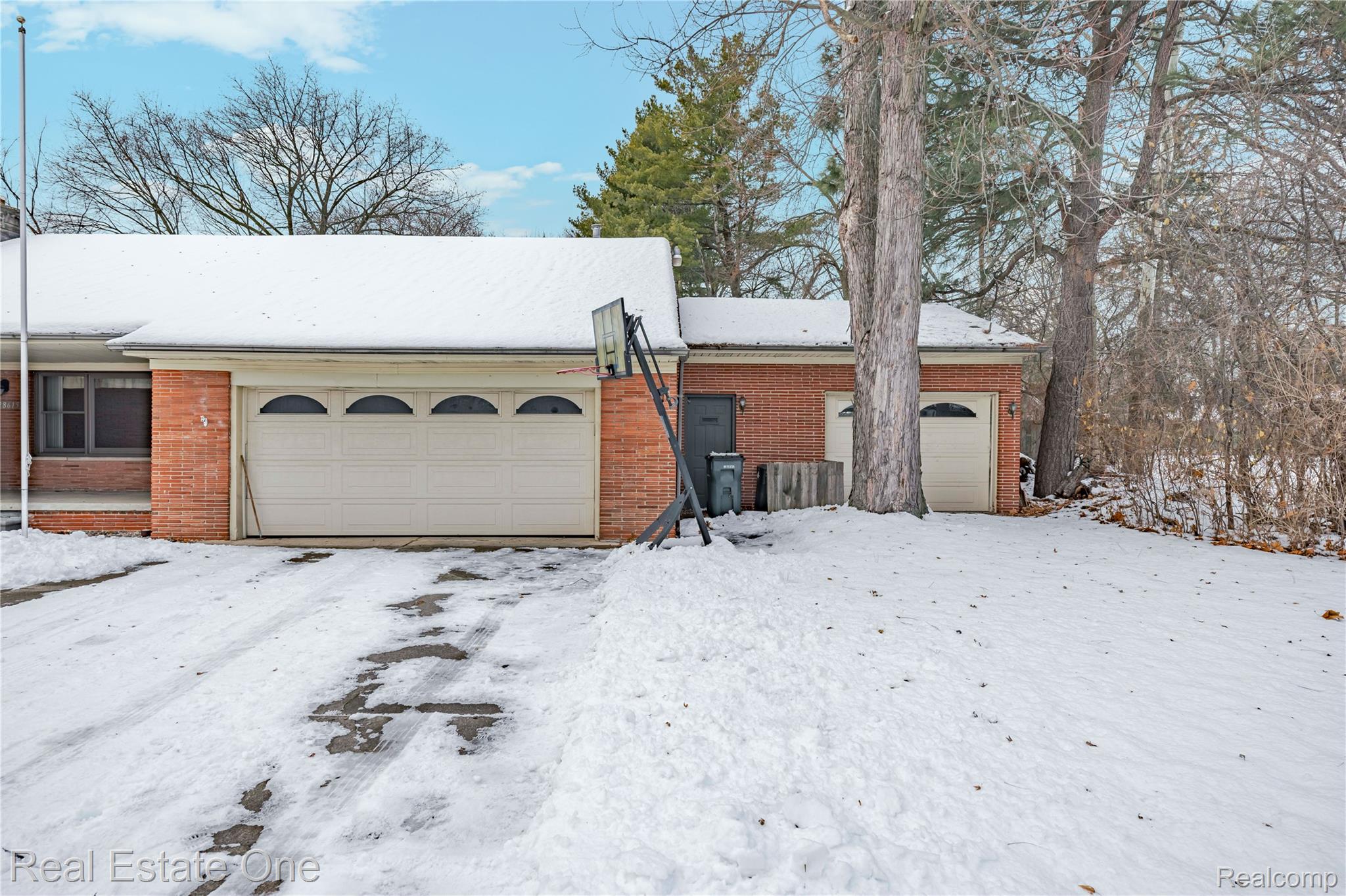 28615 Bloomfield Drive