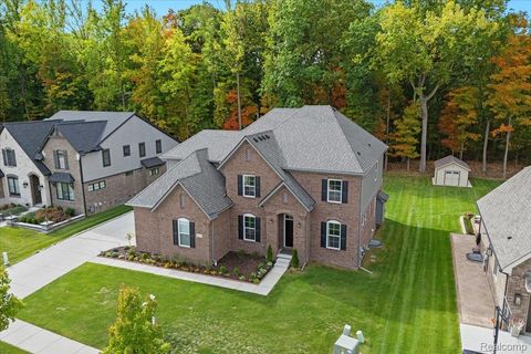 48255 Amber Lane Drive Utica City MI 48315