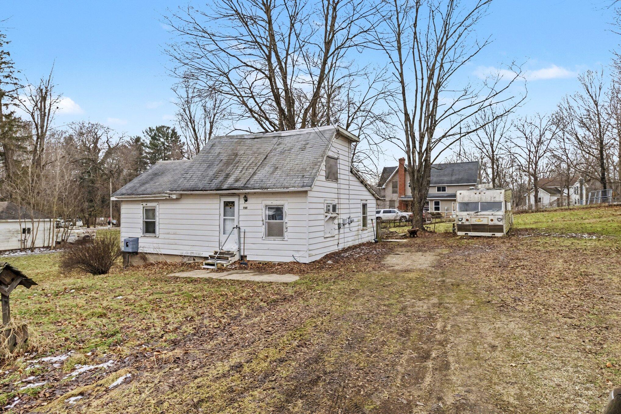 725 N Paw Paw Street