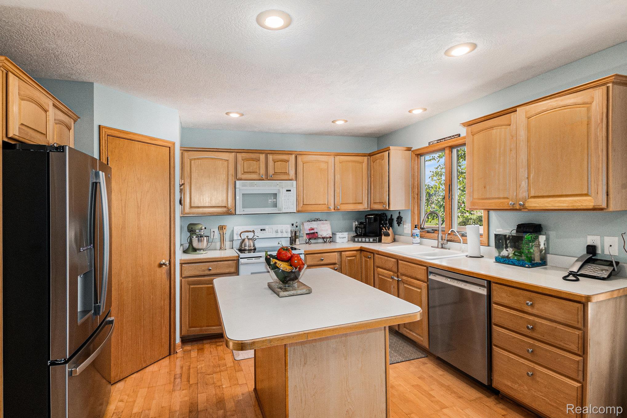 Sciota Township, Michigan 48848, United States, 3 Bedrooms Bedrooms, ,3 BathroomsBathrooms,Residential,Coming Soon,222005