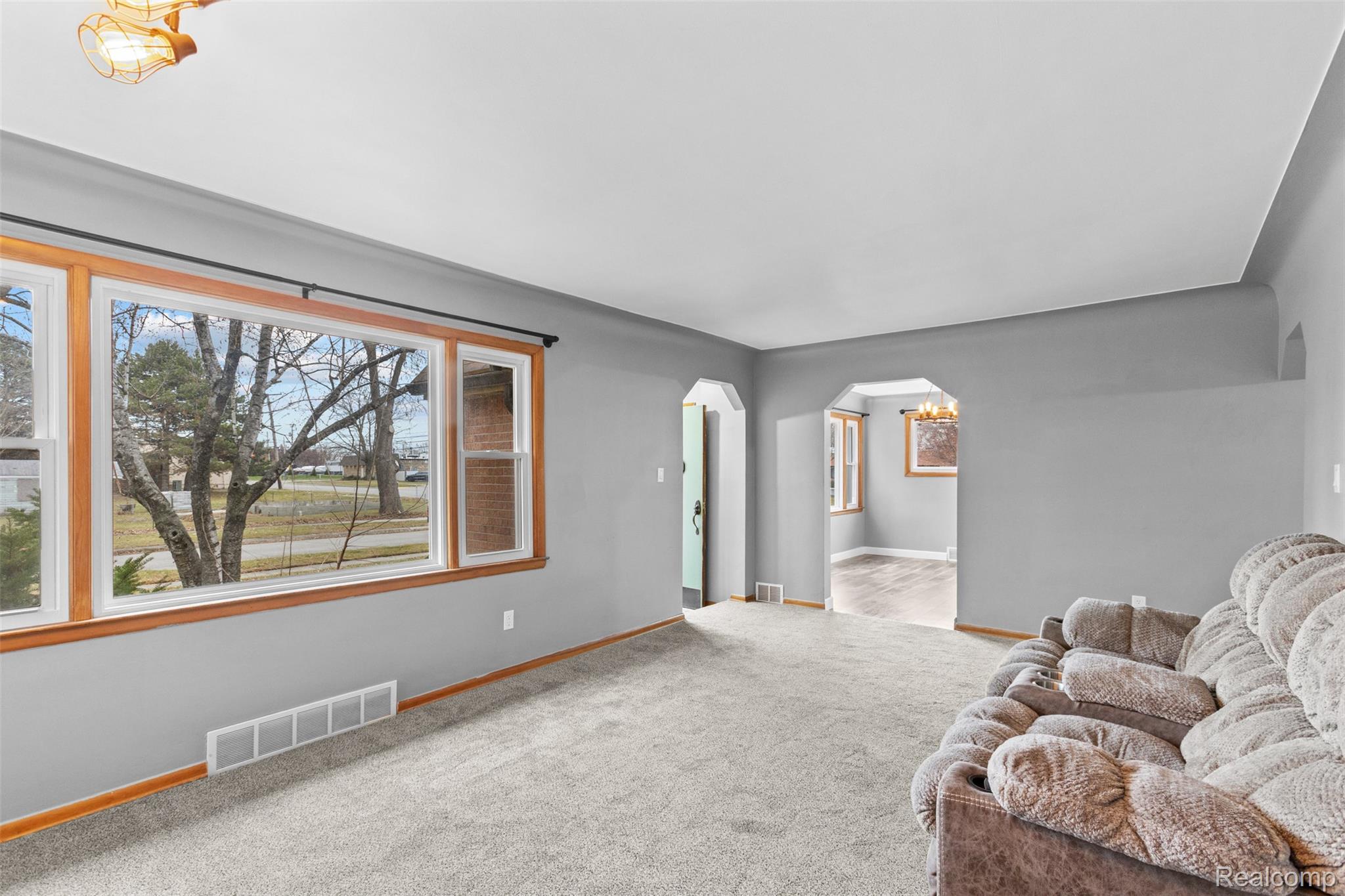 3135 Los Angeles Avenue