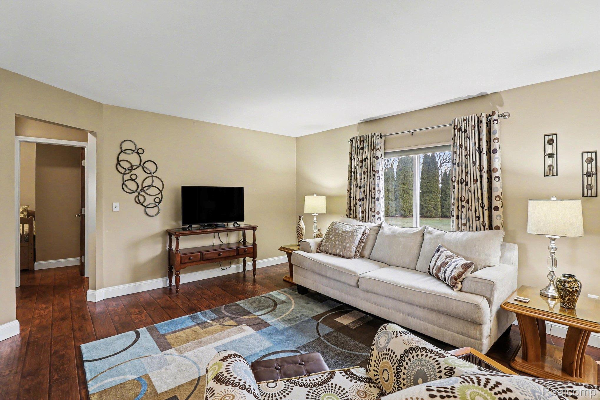 27036 Sandy Hill Lane