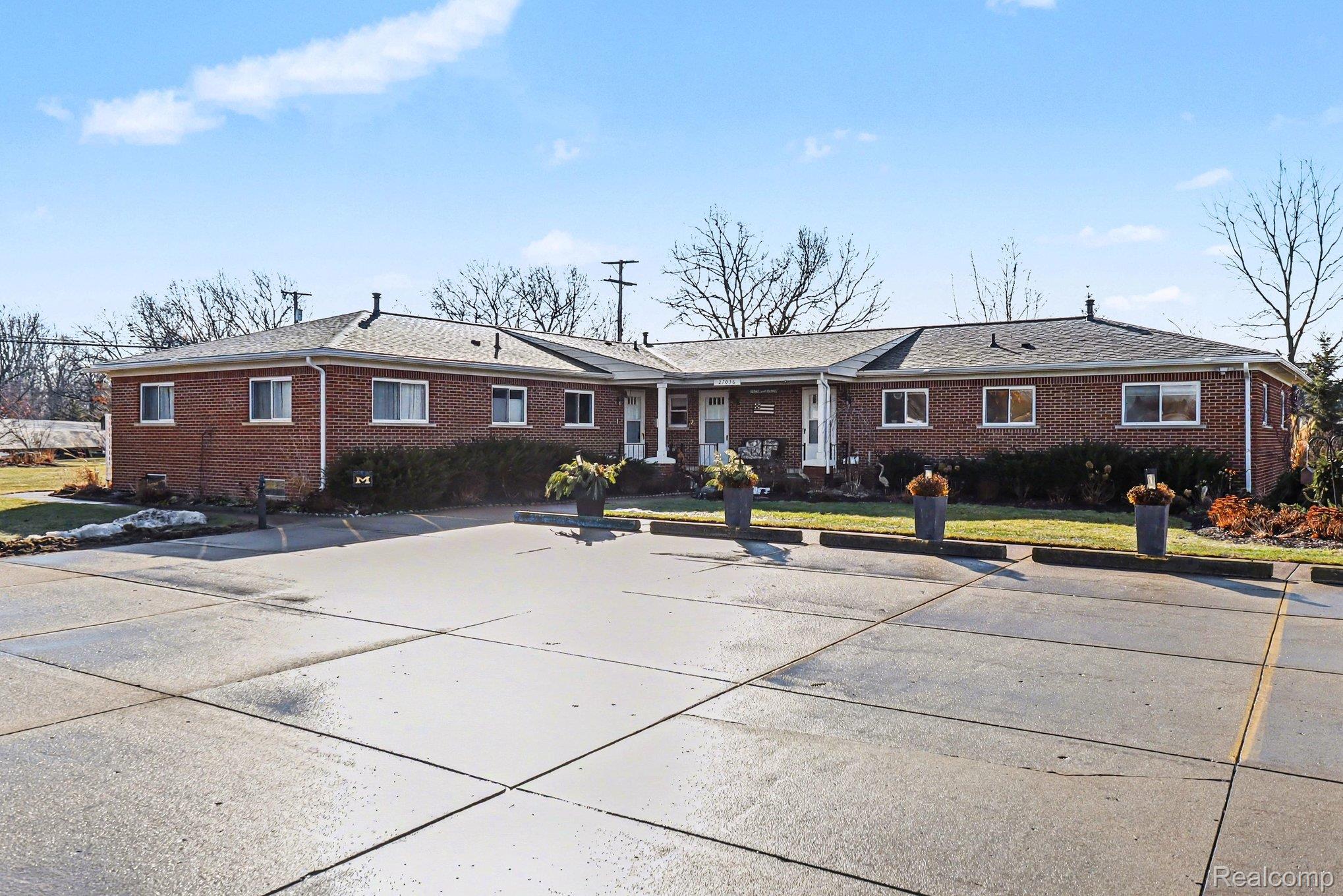 27036 Sandy Hill Lane