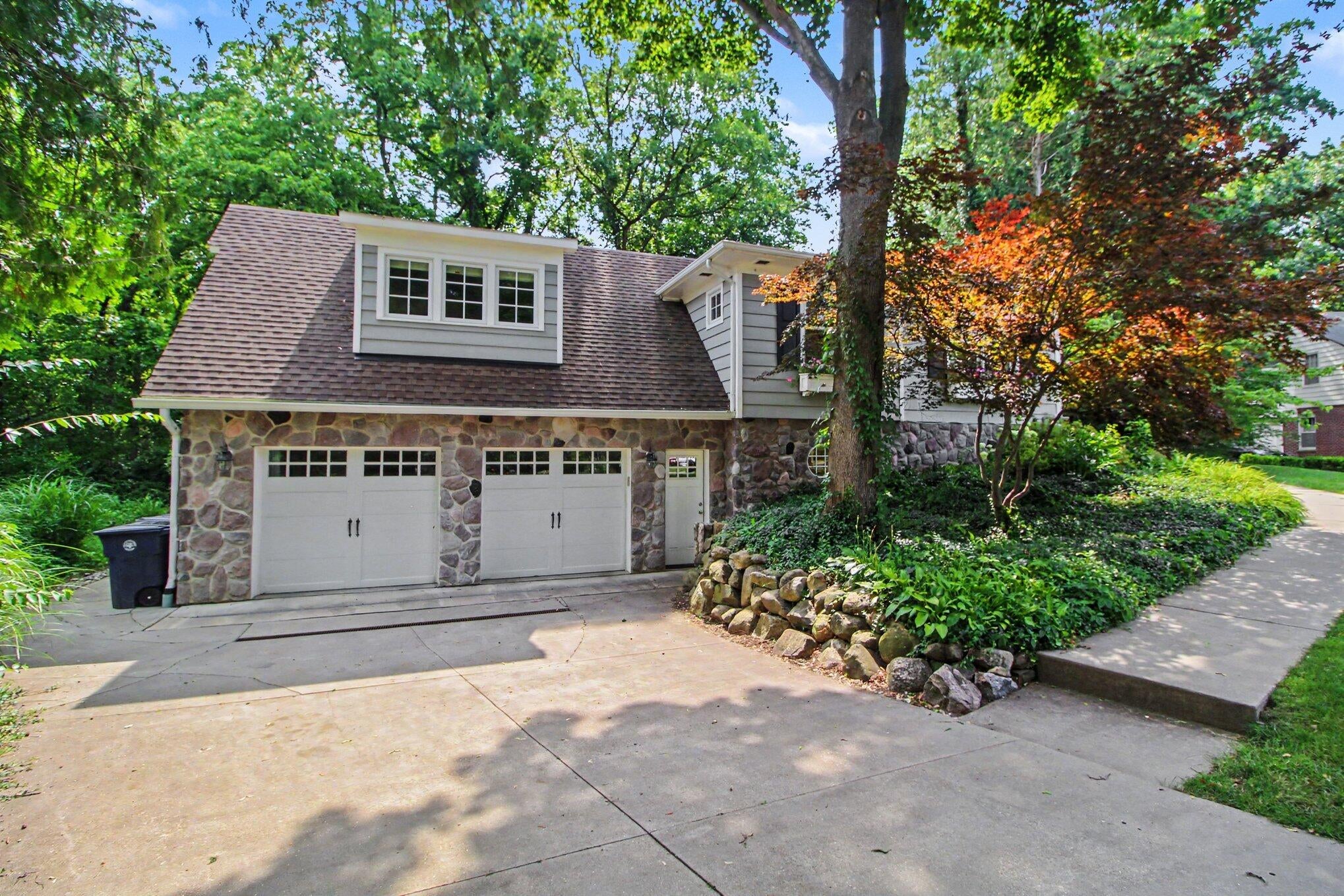 9 E Heatheridge Street