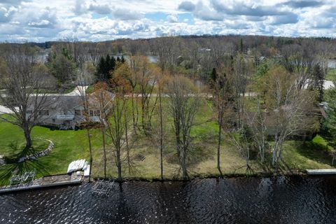 1286 Queensway Drive Broomfield Township MI 48893