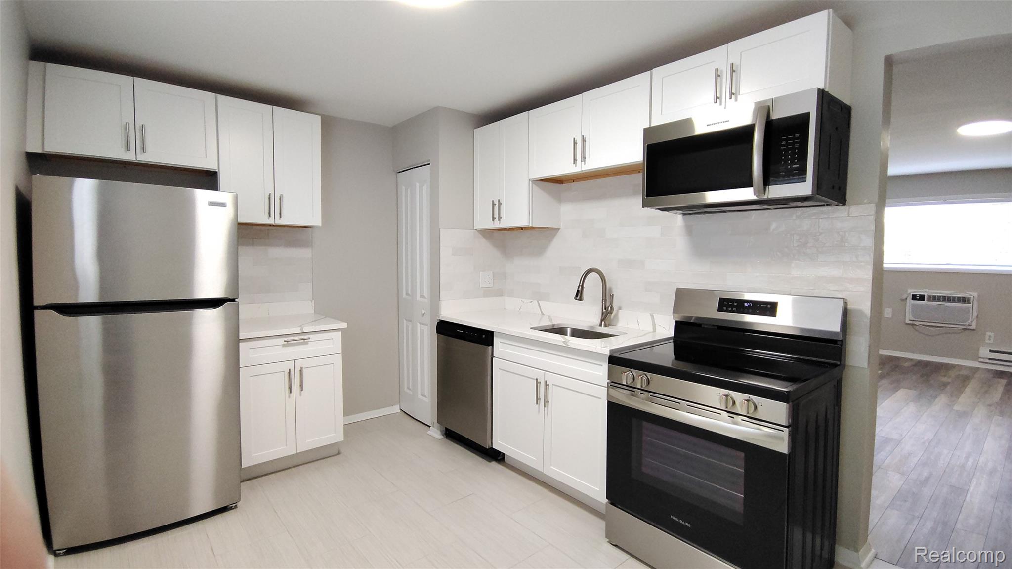 1770 E Woodward Heights Boulevard E3