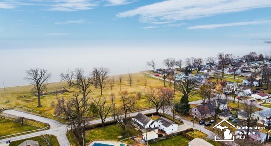 3159 Maplewood Street