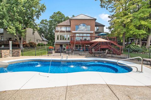 4973 Parview Drive Independence Charter Township MI 48346