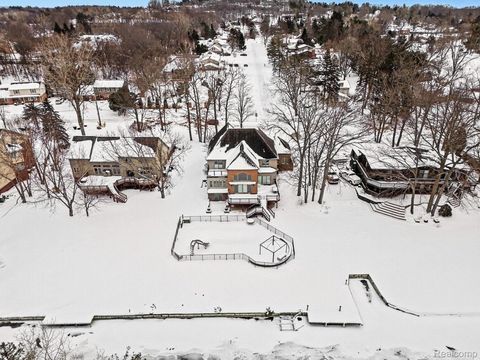 4973 Parview Drive Independence Charter Township MI 48346