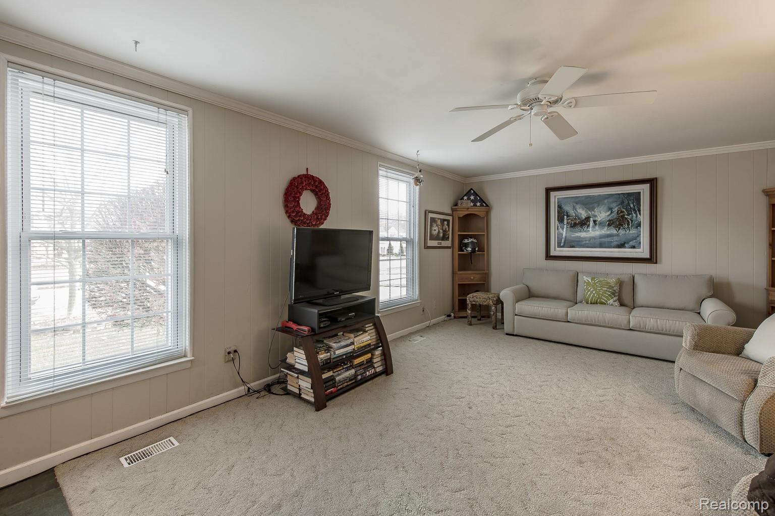 1145 E Fairview Lane