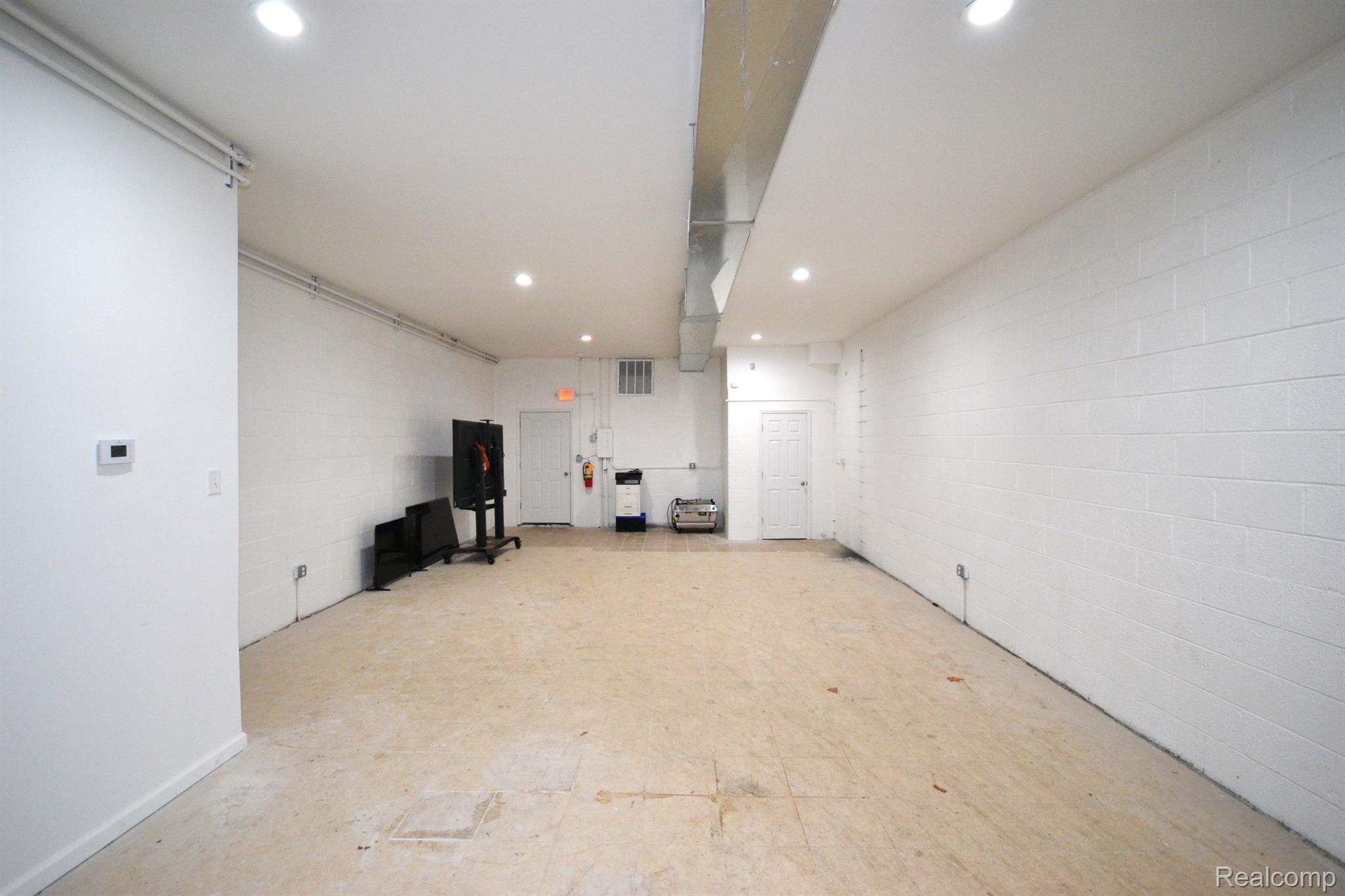 Hazel Park, Michigan 48030, United States, ,Residential,Active,25100