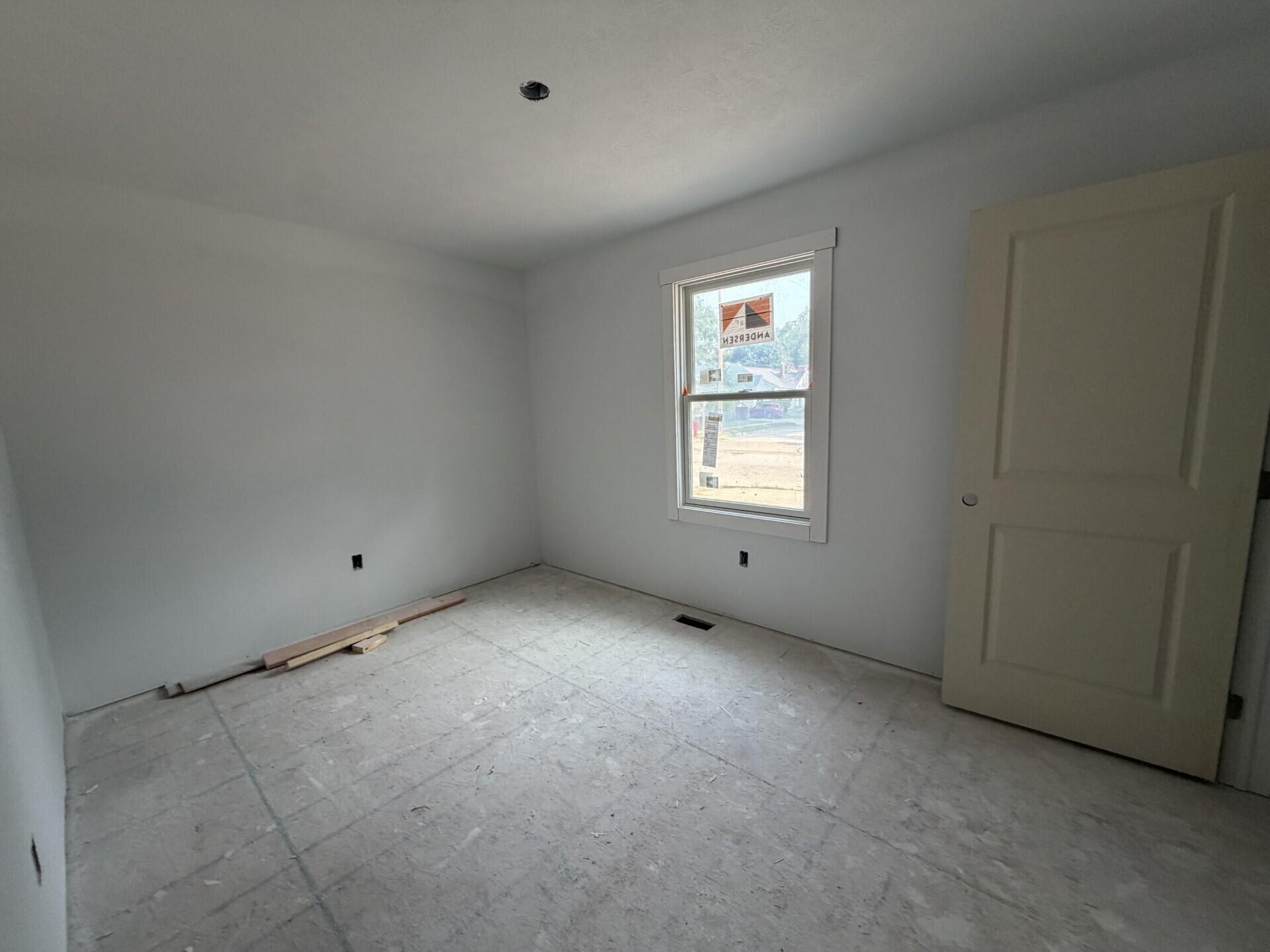 377 E Forest Avenue