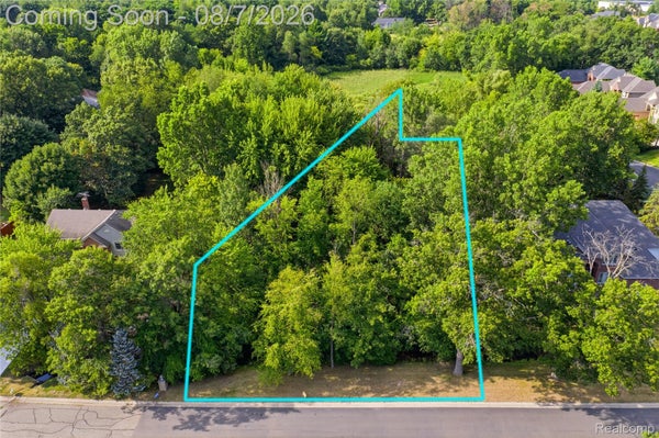 8959 CLUBWOOD DR, WALLED LAKE, MI 48390 - Image cbe3c96b3dba3125f2b5a4dbc9953f6e/1870869883